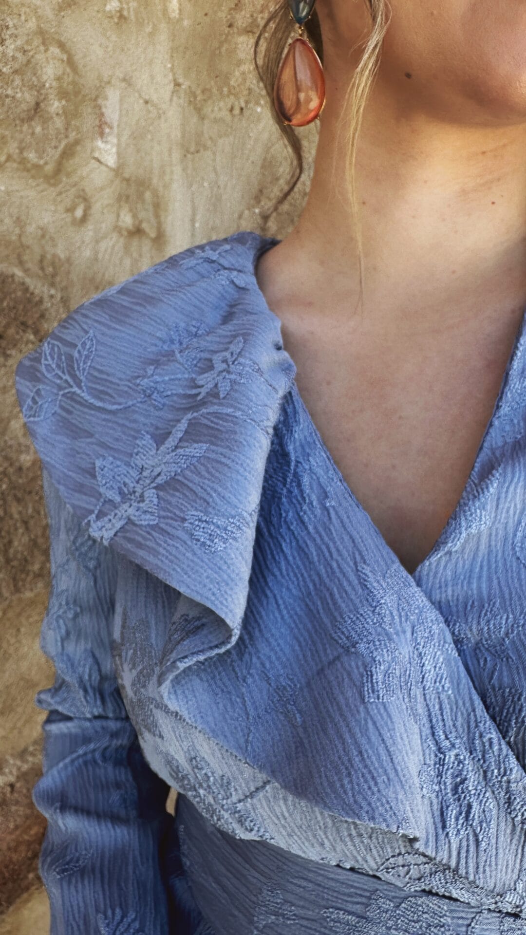 Elegancia en Azul: El Traje Perfecto para Todos tus Eventos